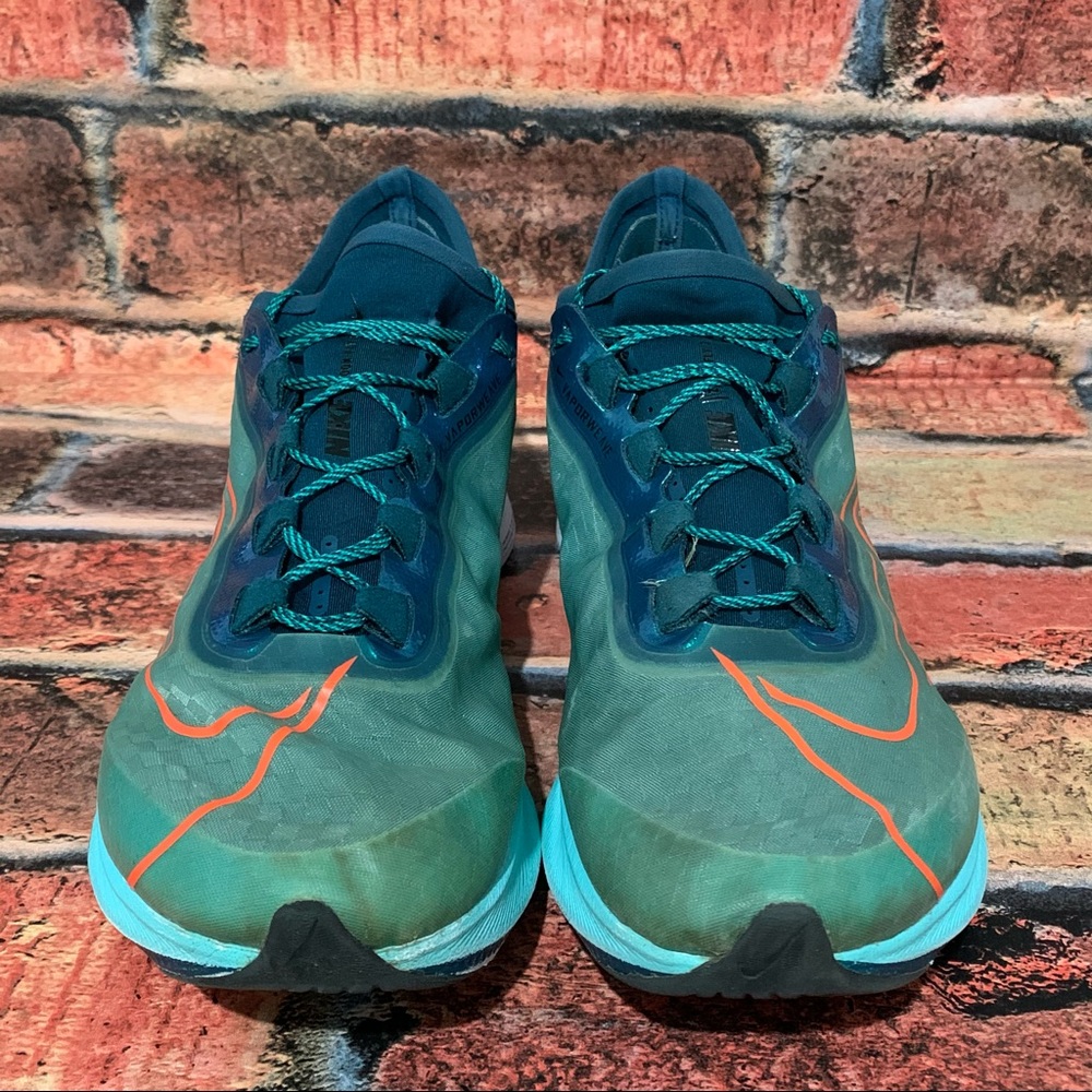 Nike Zook Fly 3 Athletic Shoes 👋🏼 - Picture 6 of 10